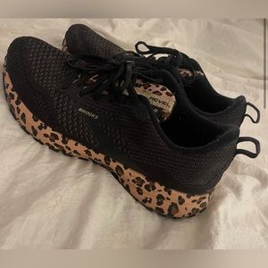 Black leopard Brooks sneakers